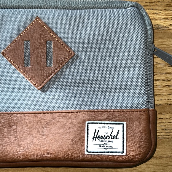 Herschel Supply Co. Heritage Sleeve For Ipad Mini - Picture 4 of 10